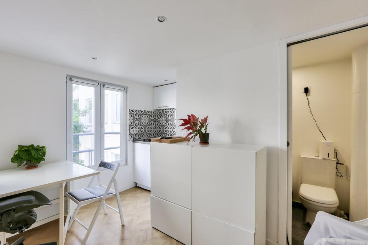 Super Studio In The 11Th District Appartement Parijs Buitenkant foto